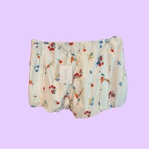 Wayf Floral Women's Bubble Shorts - White and Multicolor